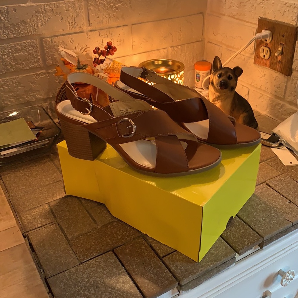 LIZ CLAIBORNE Refined Comfort Size 10 Cognac Brown - Picture 5 of 5